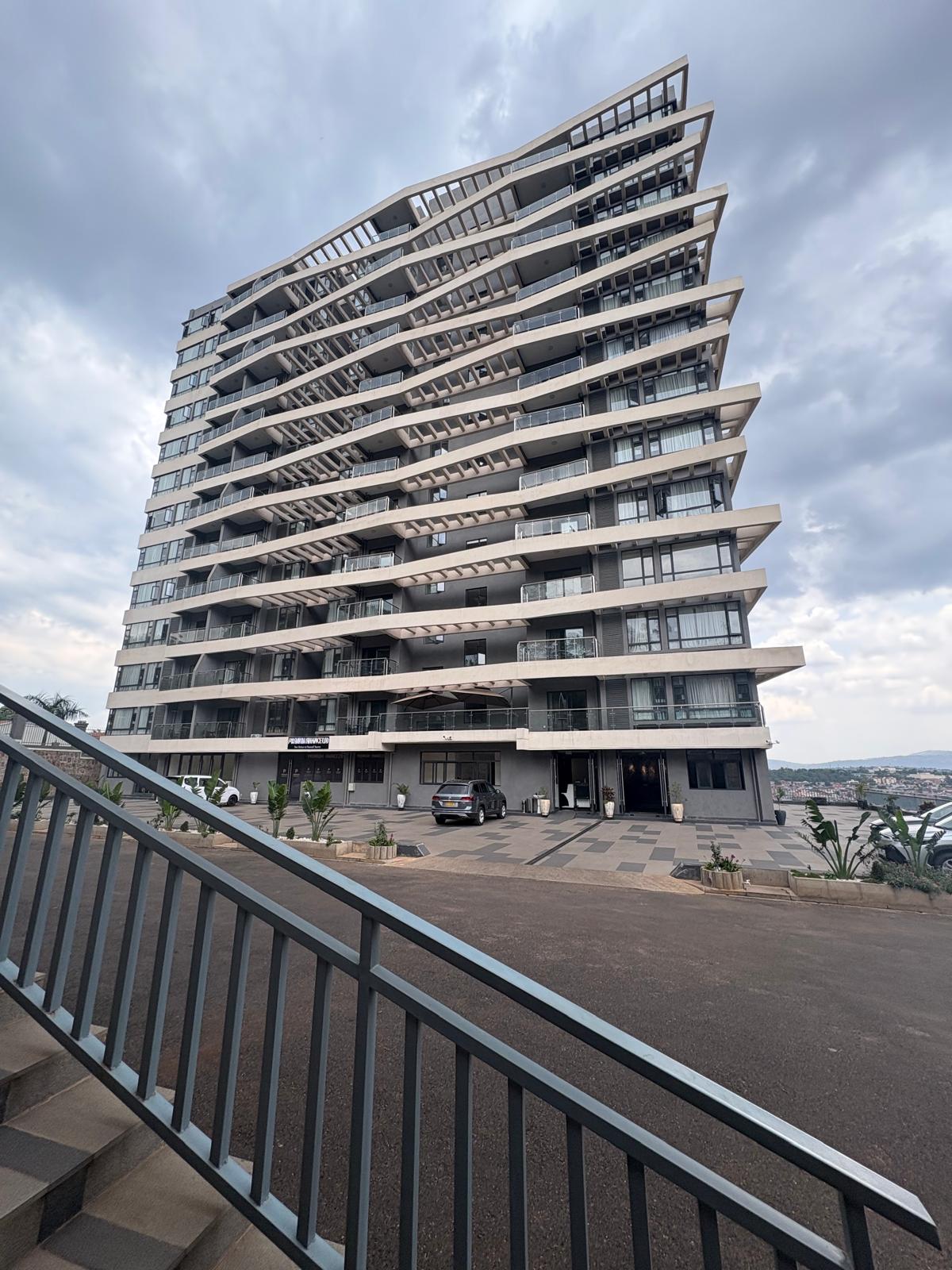 Green Plaza - Image 56